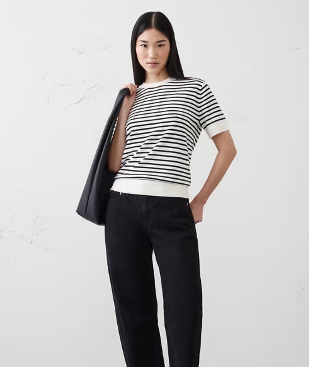 Banana Republic Women’s Short Sleeve Black & White Striped Sweater Size S NWT